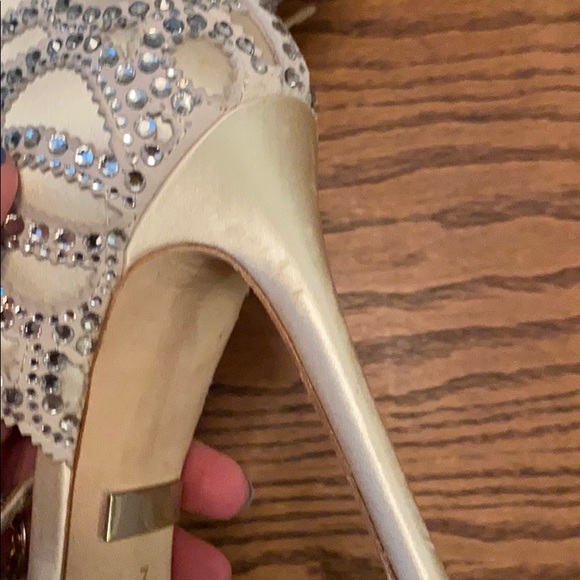 Badgley Mischka Roxy rhinestone heels - Picture 7 of 8